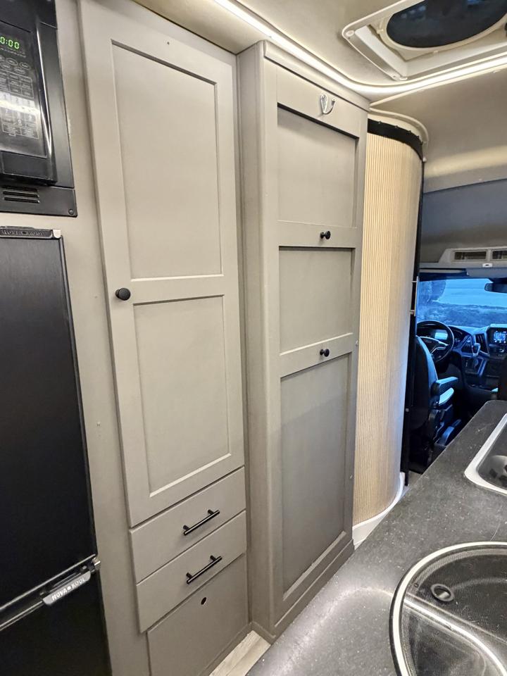Ford Transit 350 Van HD High Roof 10360lb GVWR Pass. Slide EL 2017