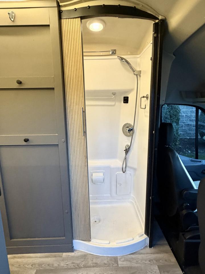 Ford Transit 350 Van HD High Roof 10360lb GVWR Pass. Slide EL 2017