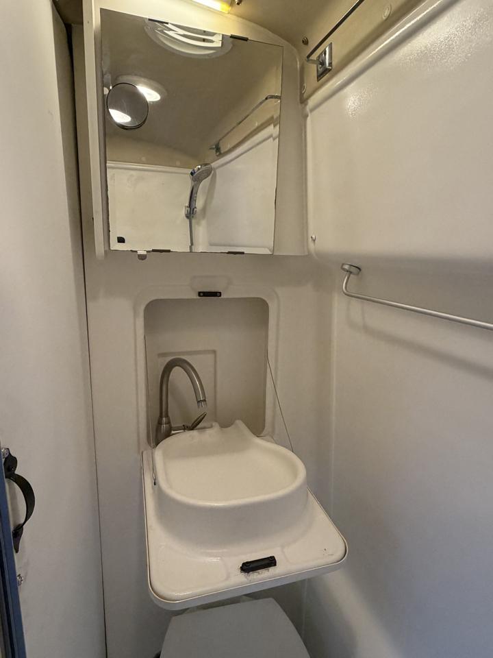 Ford Transit 350 Van HD High Roof 10360lb GVWR Pass. Slide EL 2017
