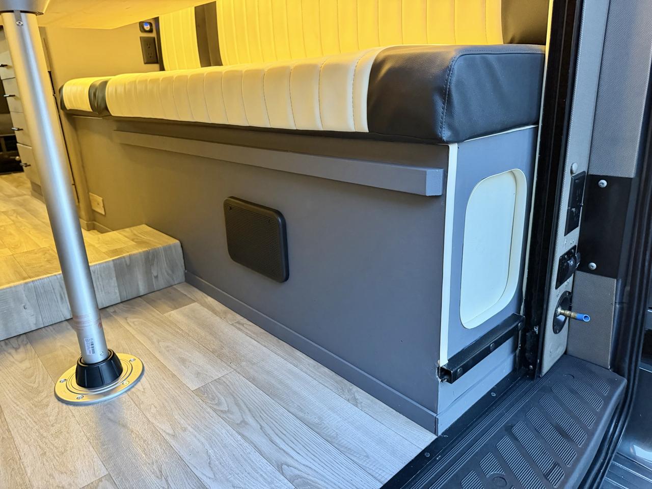 Ford Transit 350 Van HD High Roof 10360lb GVWR Pass. Slide EL 2017