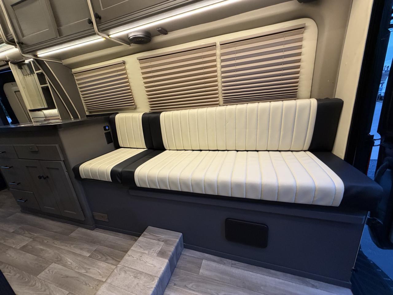 Ford Transit 350 Van HD High Roof 10360lb GVWR Pass. Slide EL 2017