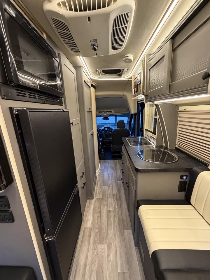 Ford Transit 350 Van HD High Roof 10360lb GVWR Pass. Slide EL 2017