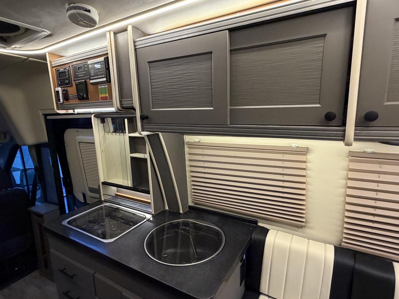Ford Transit 350 Van HD High Roof 10360lb GVWR Pass. Slide EL 2017