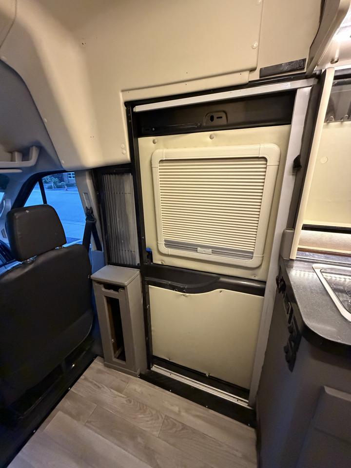 Ford Transit 350 Van HD High Roof 10360lb GVWR Pass. Slide EL 2017
