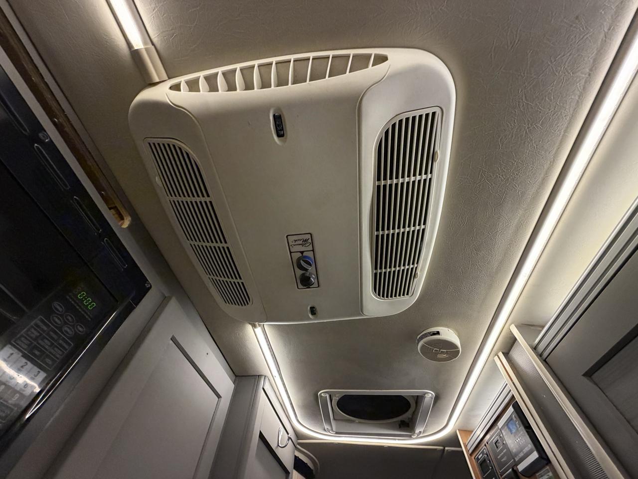 Ford Transit 350 Van HD High Roof 10360lb GVWR Pass. Slide EL 2017