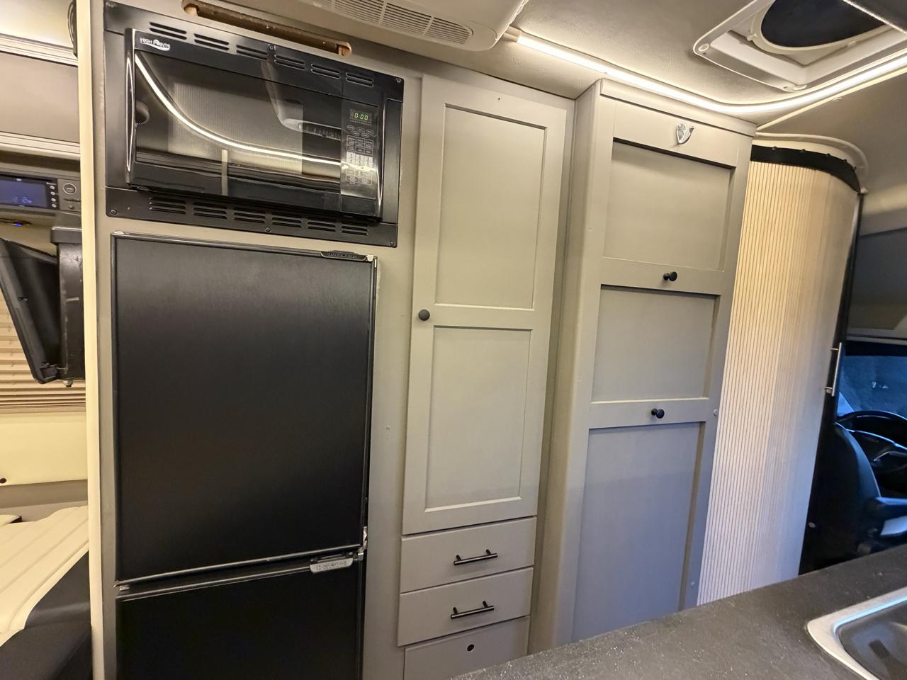 Ford Transit 350 Van HD High Roof 10360lb GVWR Pass. Slide EL 2017