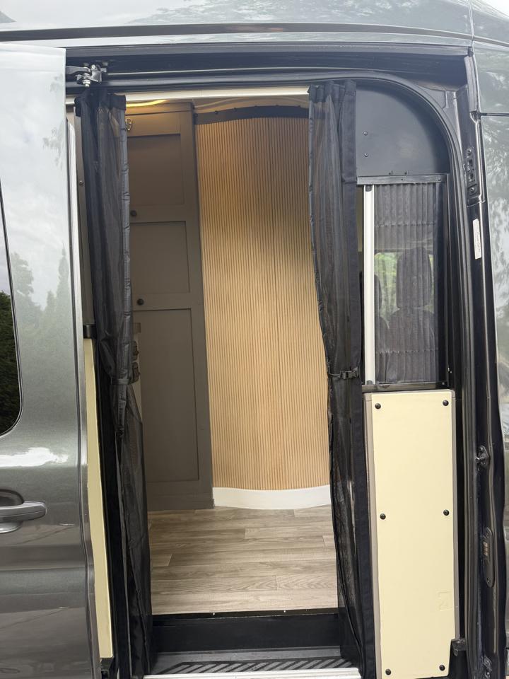Ford Transit 350 Van HD High Roof 10360lb GVWR Pass. Slide EL 2017