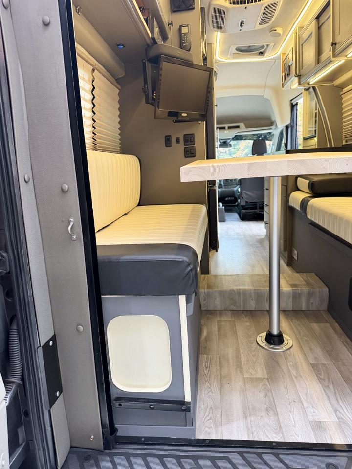 Ford Transit 350 Van HD High Roof 10360lb GVWR Pass. Slide EL 2017