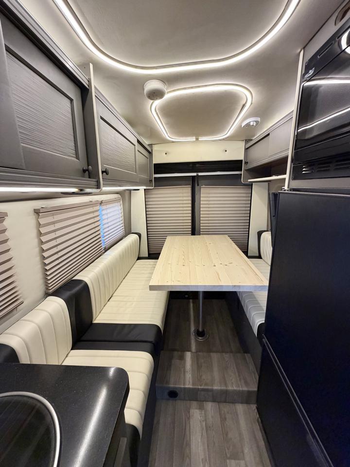 Ford Transit 350 Van HD High Roof 10360lb GVWR Pass. Slide EL 2017