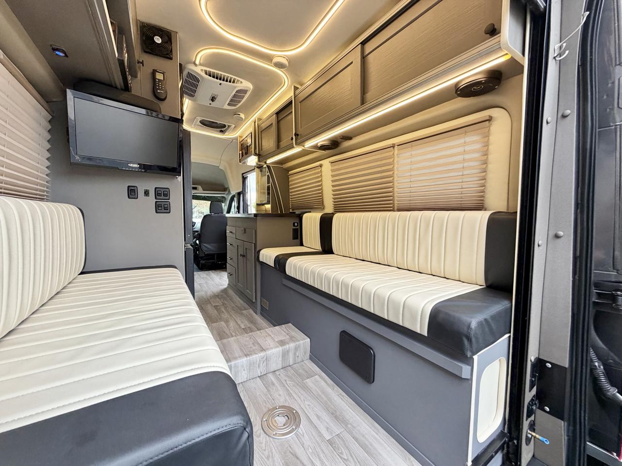 Ford Transit 350 Van HD High Roof 10360lb GVWR Pass. Slide EL 2017