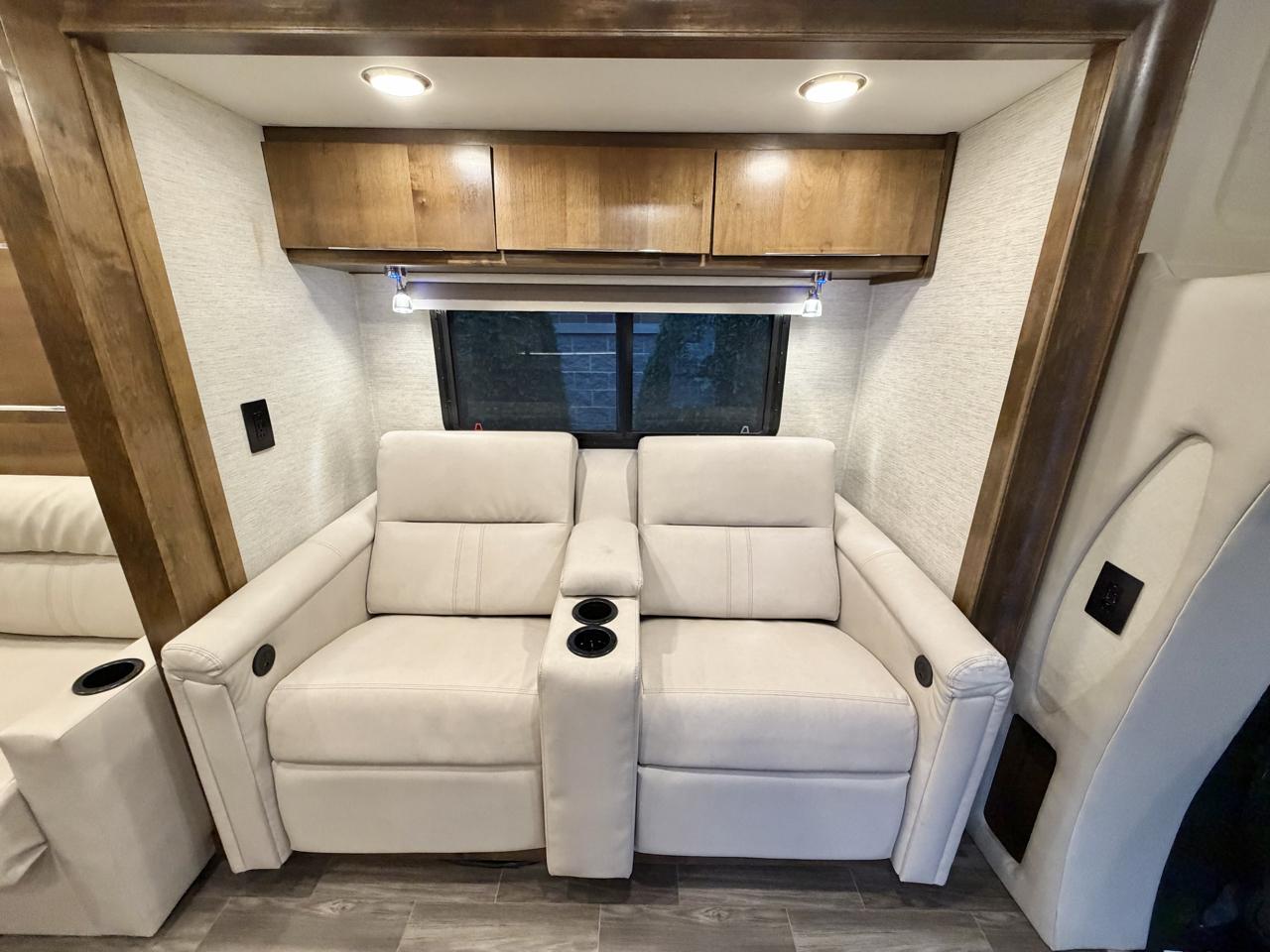Mercedes-Benz Sprinter 3500 170-in. WB 2019