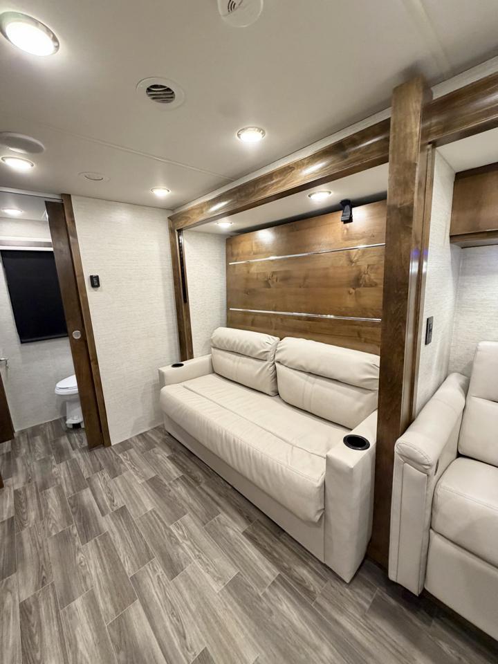 Mercedes-Benz Sprinter 3500 170-in. WB 2019