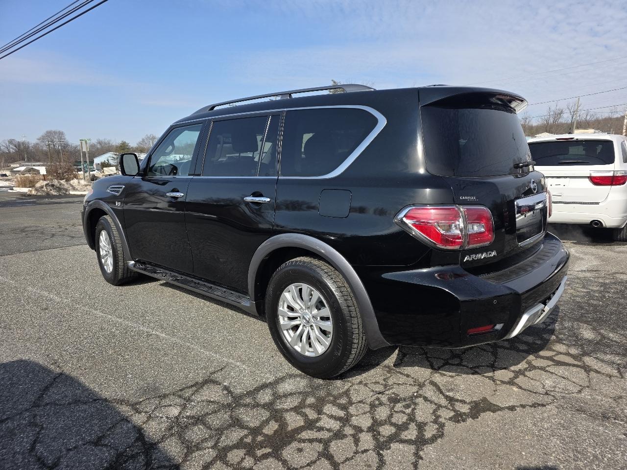 Nissan Armada Platinum AWD 2017