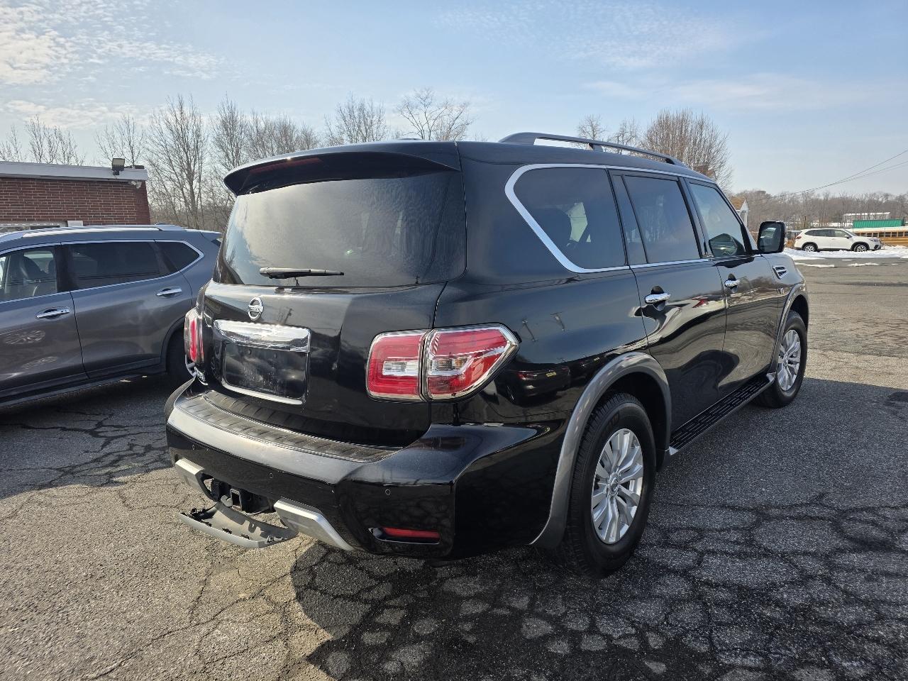 Nissan Armada Platinum AWD 2017