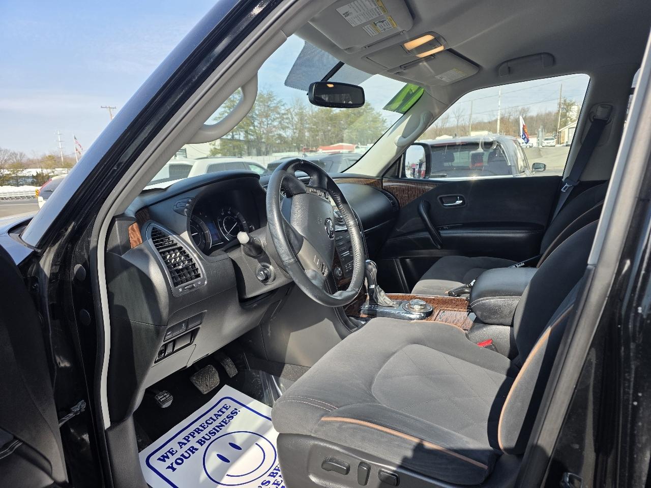 Nissan Armada Platinum AWD 2017