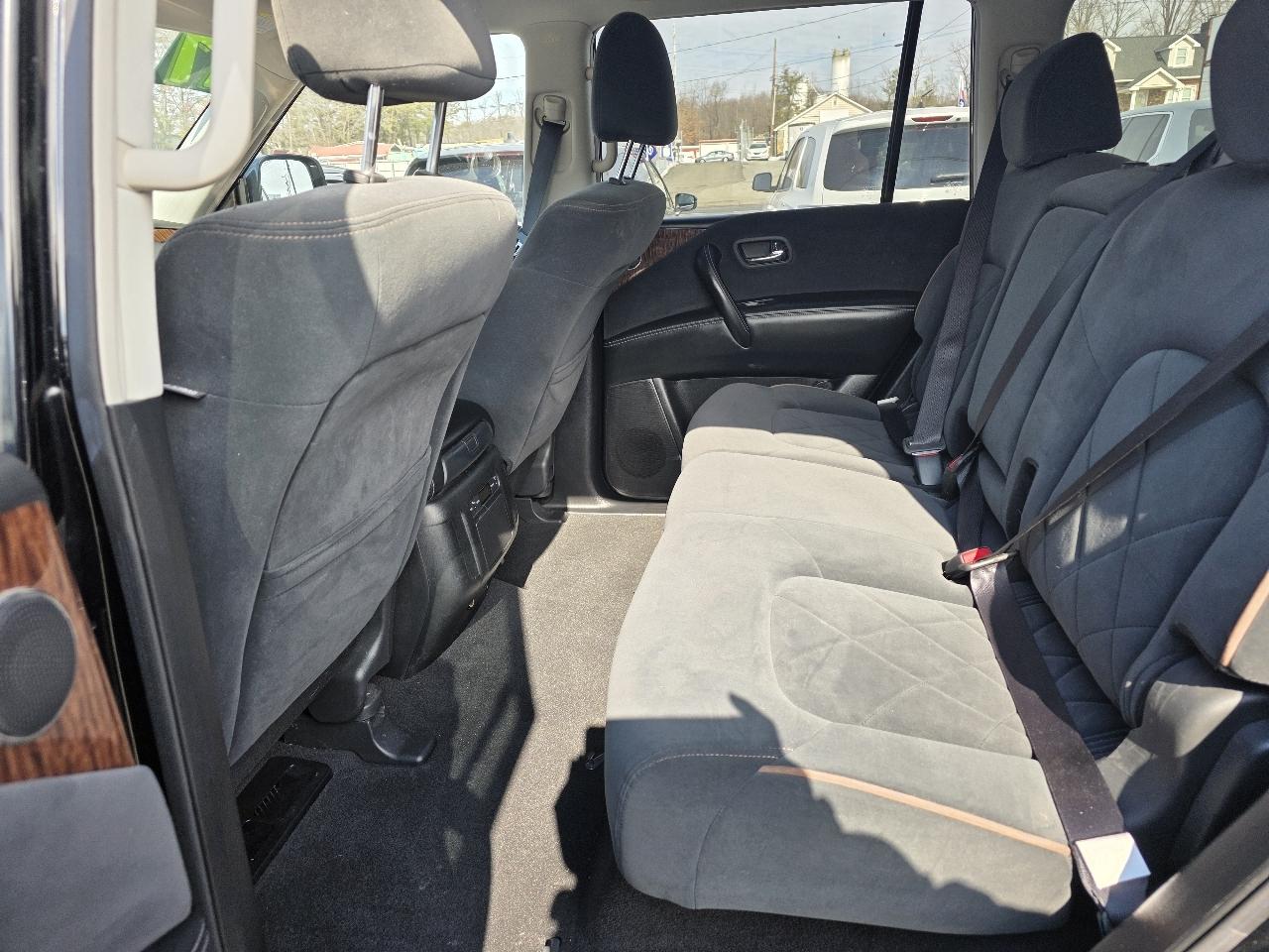 Nissan Armada Platinum AWD 2017