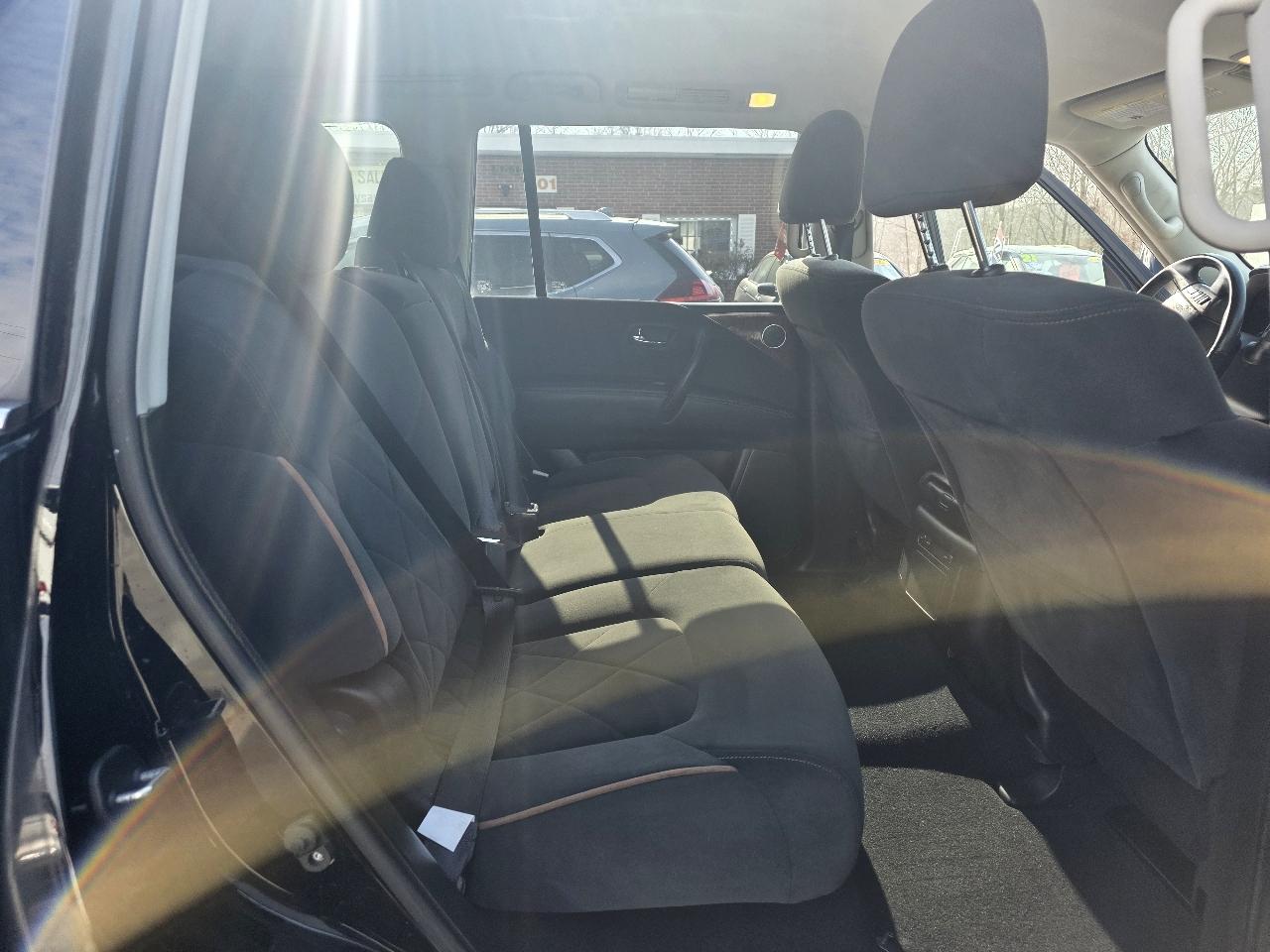 Nissan Armada Platinum AWD 2017