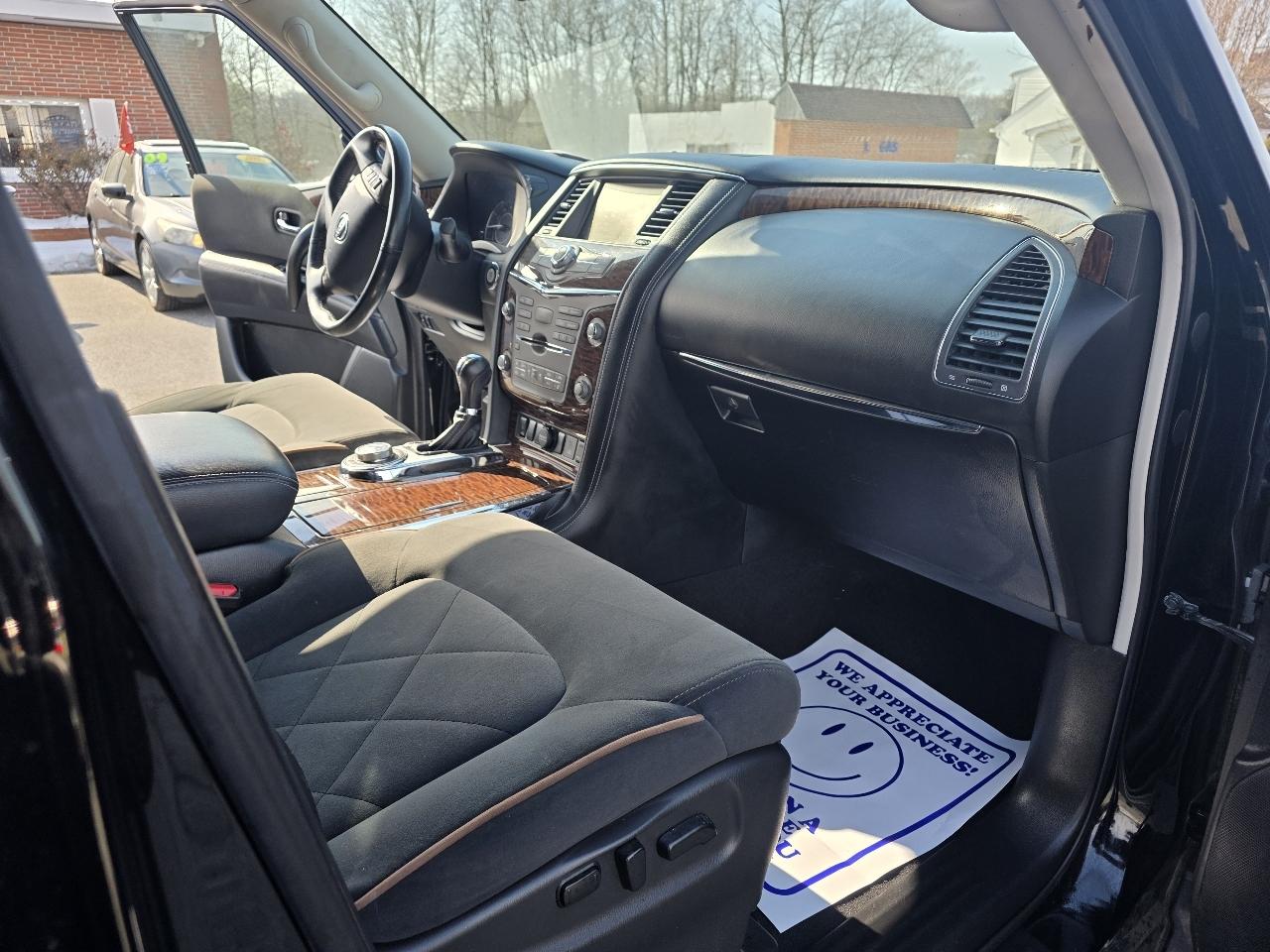 Nissan Armada Platinum AWD 2017