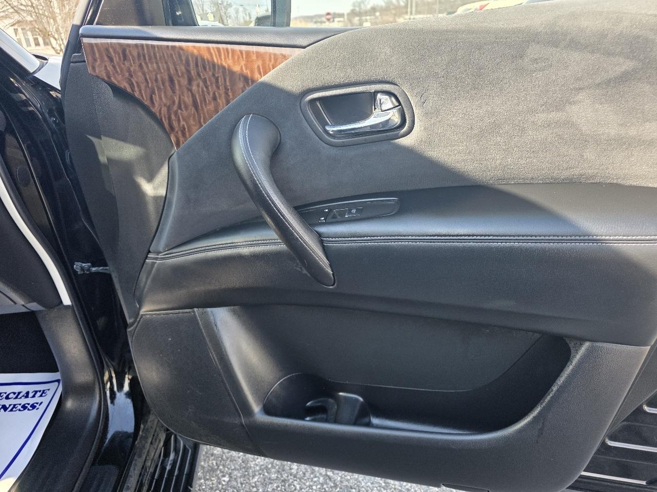 Nissan Armada Platinum AWD 2017