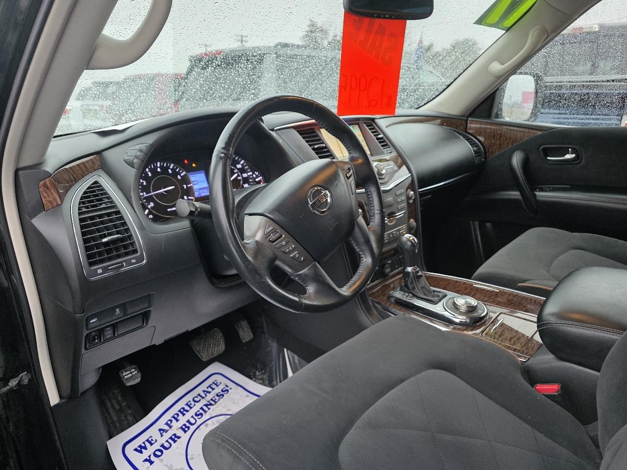 Nissan Armada Platinum AWD 2017