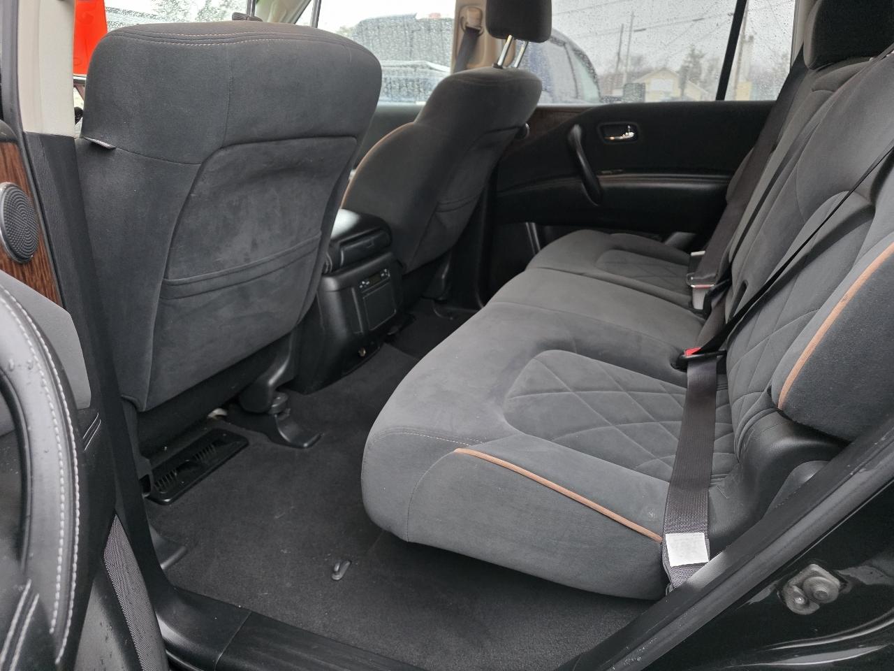 Nissan Armada Platinum AWD 2017