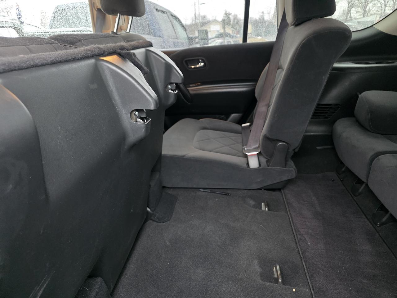 Nissan Armada Platinum AWD 2017