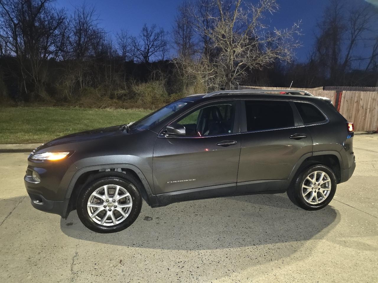 Jeep Cherokee Latitude FWD 2016