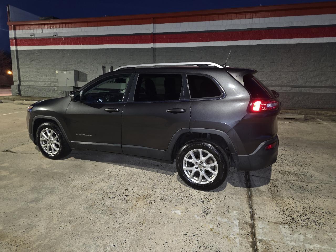 Jeep Cherokee Latitude FWD 2016