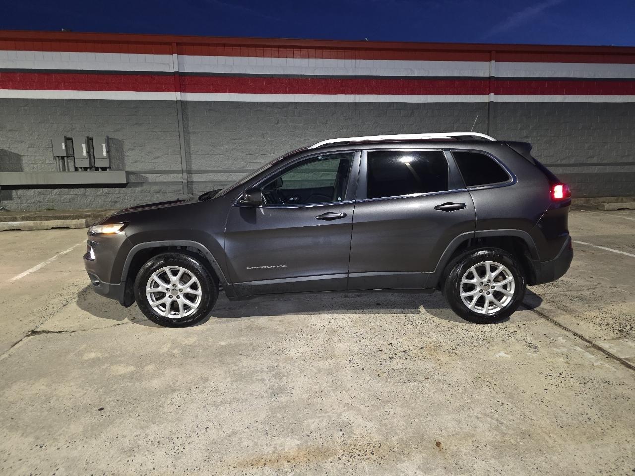 Jeep Cherokee Latitude FWD 2016