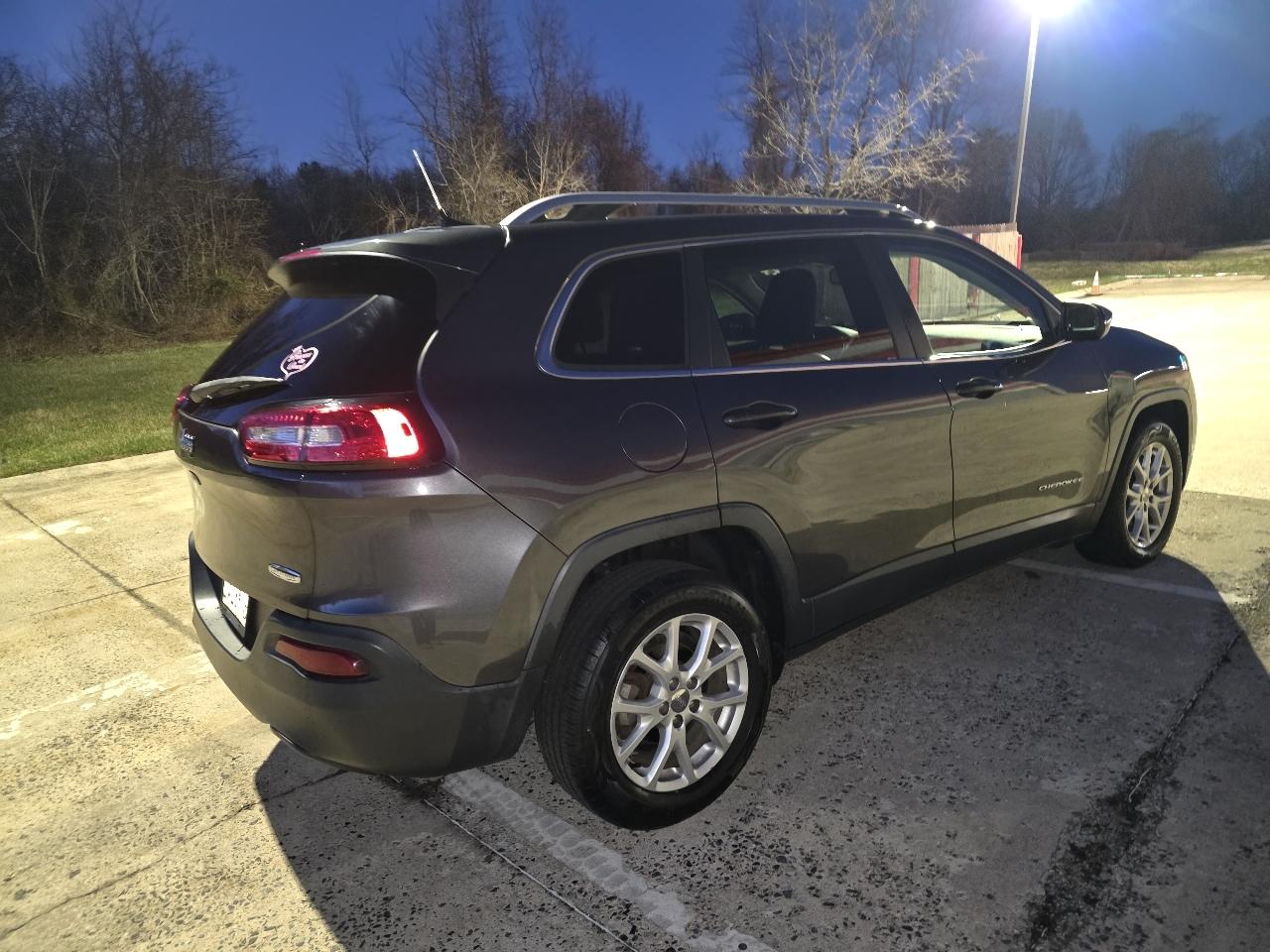 Jeep Cherokee Latitude FWD 2016