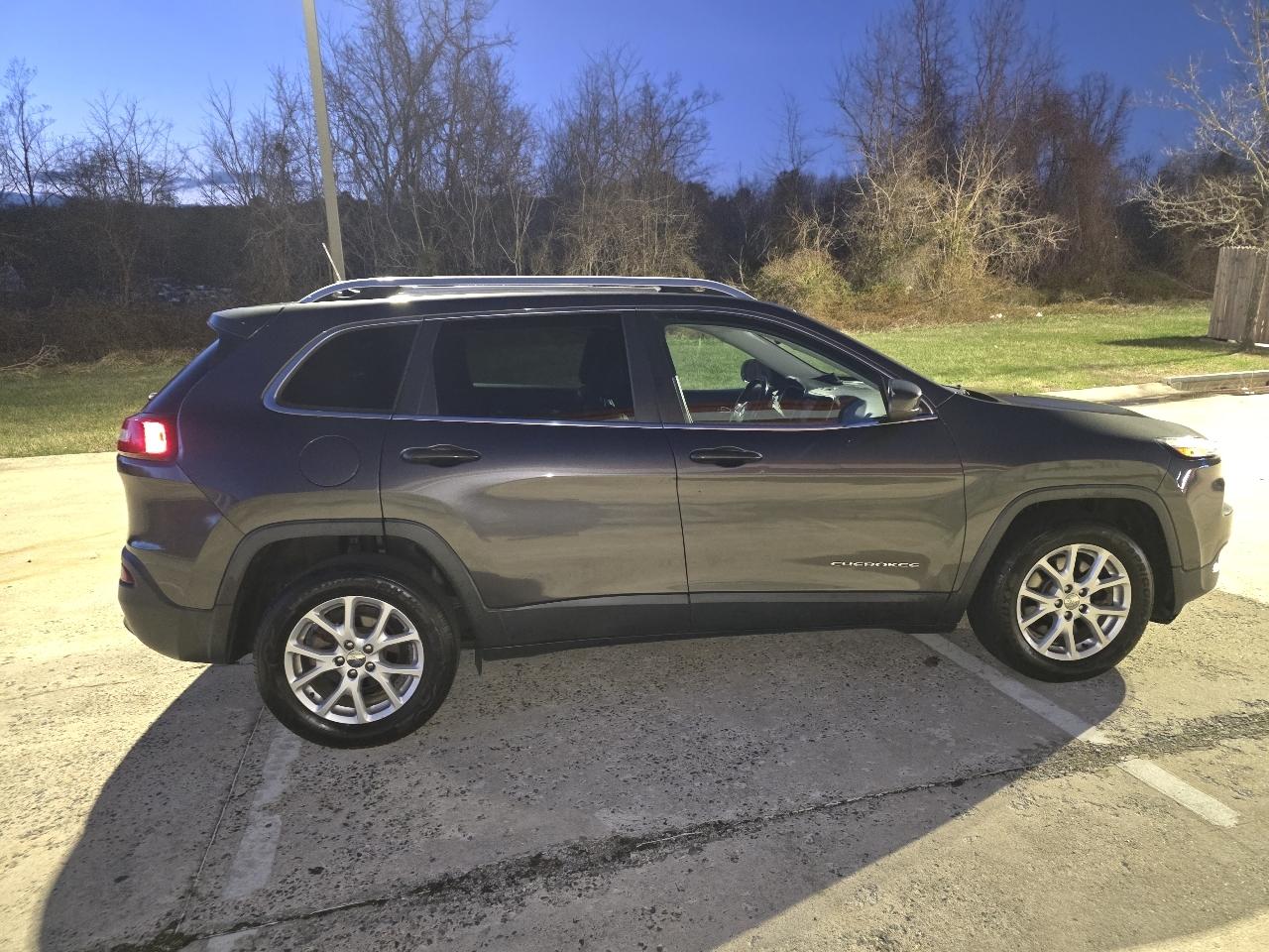 Jeep Cherokee Latitude FWD 2016