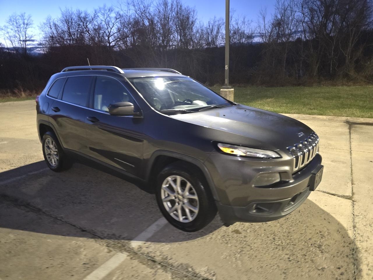 Jeep Cherokee Latitude FWD 2016