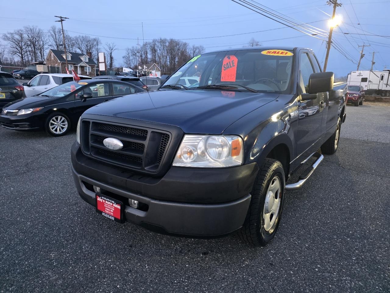 Ford F-150 2WD Reg Cab 145" XLT w/HD Payload Pkg 2008