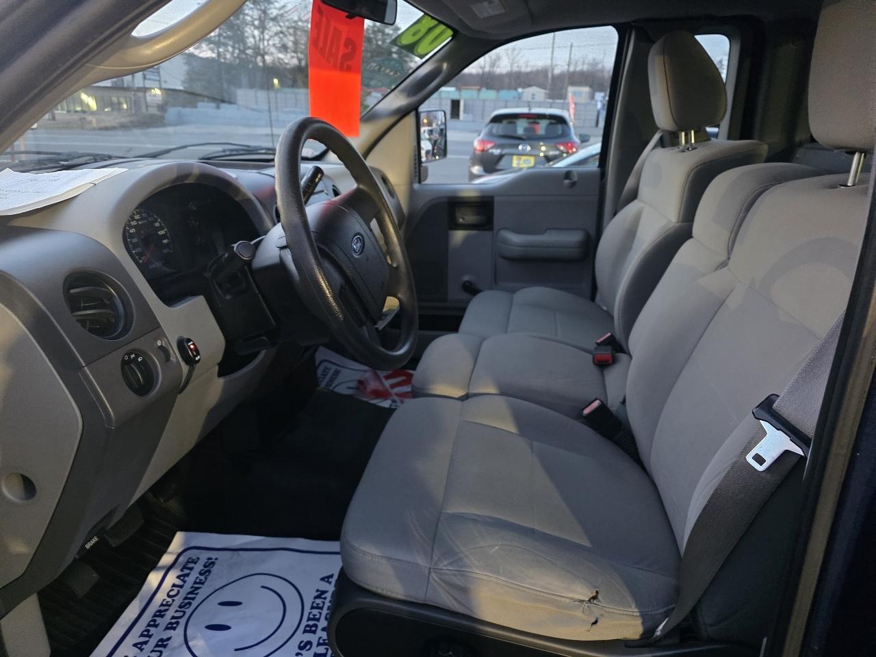 Ford F-150 2WD Reg Cab 145" XLT w/HD Payload Pkg 2008