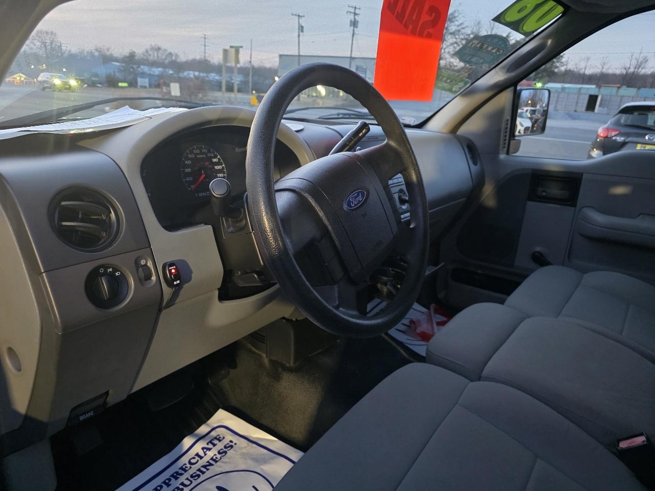 Ford F-150 2WD Reg Cab 145" XLT w/HD Payload Pkg 2008