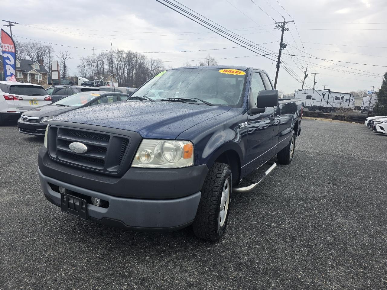 Ford F-150 2WD Reg Cab 145" XLT w/HD Payload Pkg 2008