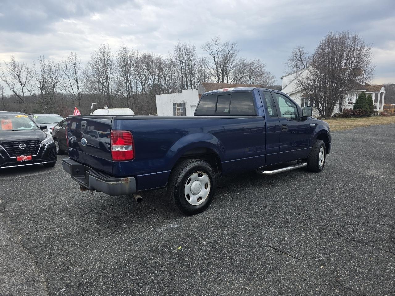 Ford F-150 2WD Reg Cab 145" XLT w/HD Payload Pkg 2008