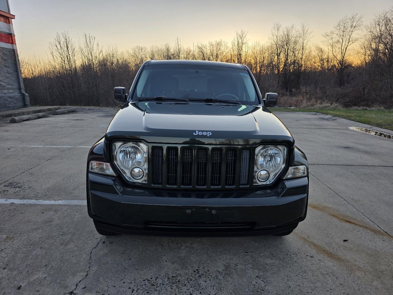 Jeep Liberty Sport 2WD 2011