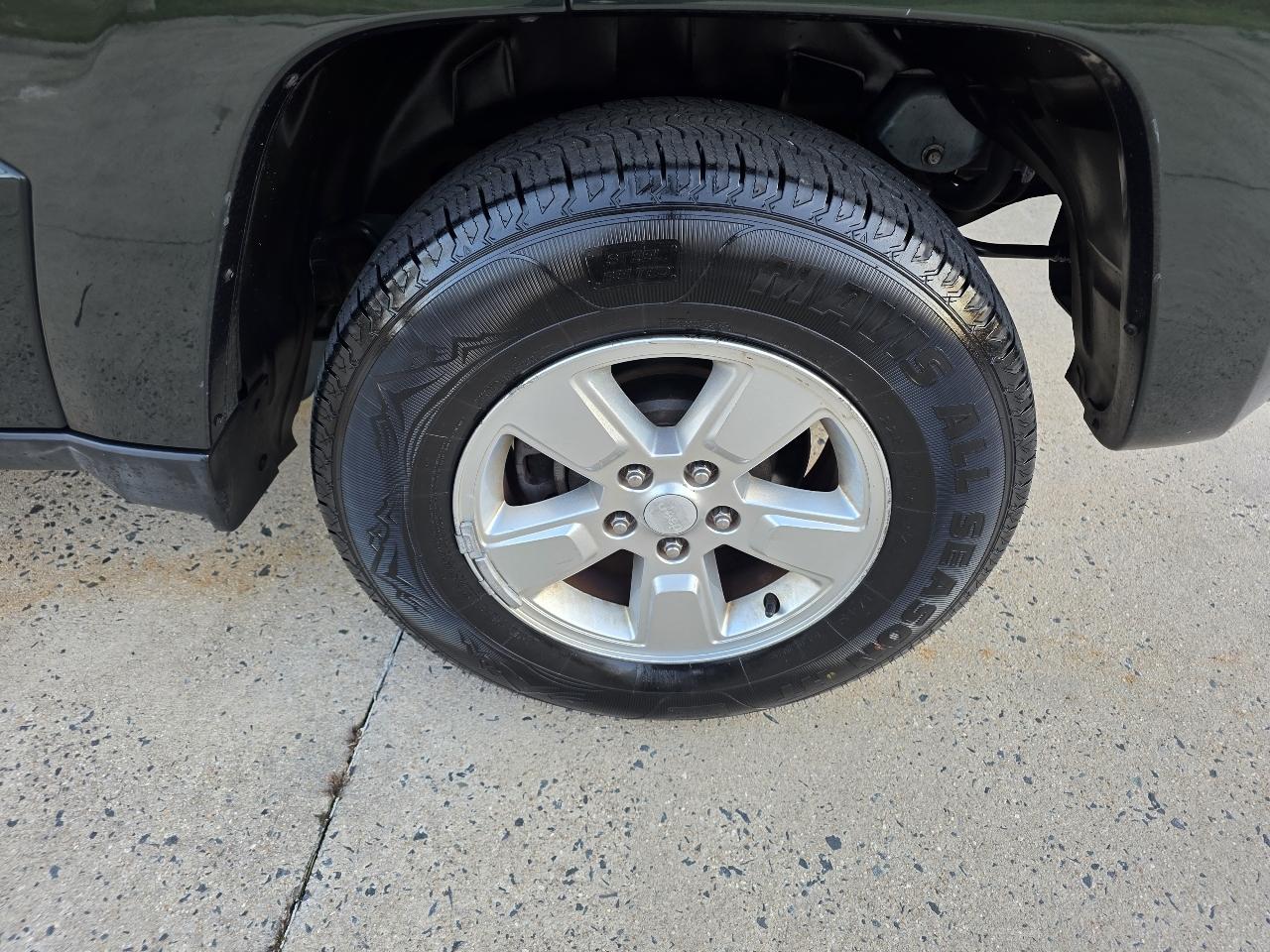 Jeep Liberty Sport 2WD 2011