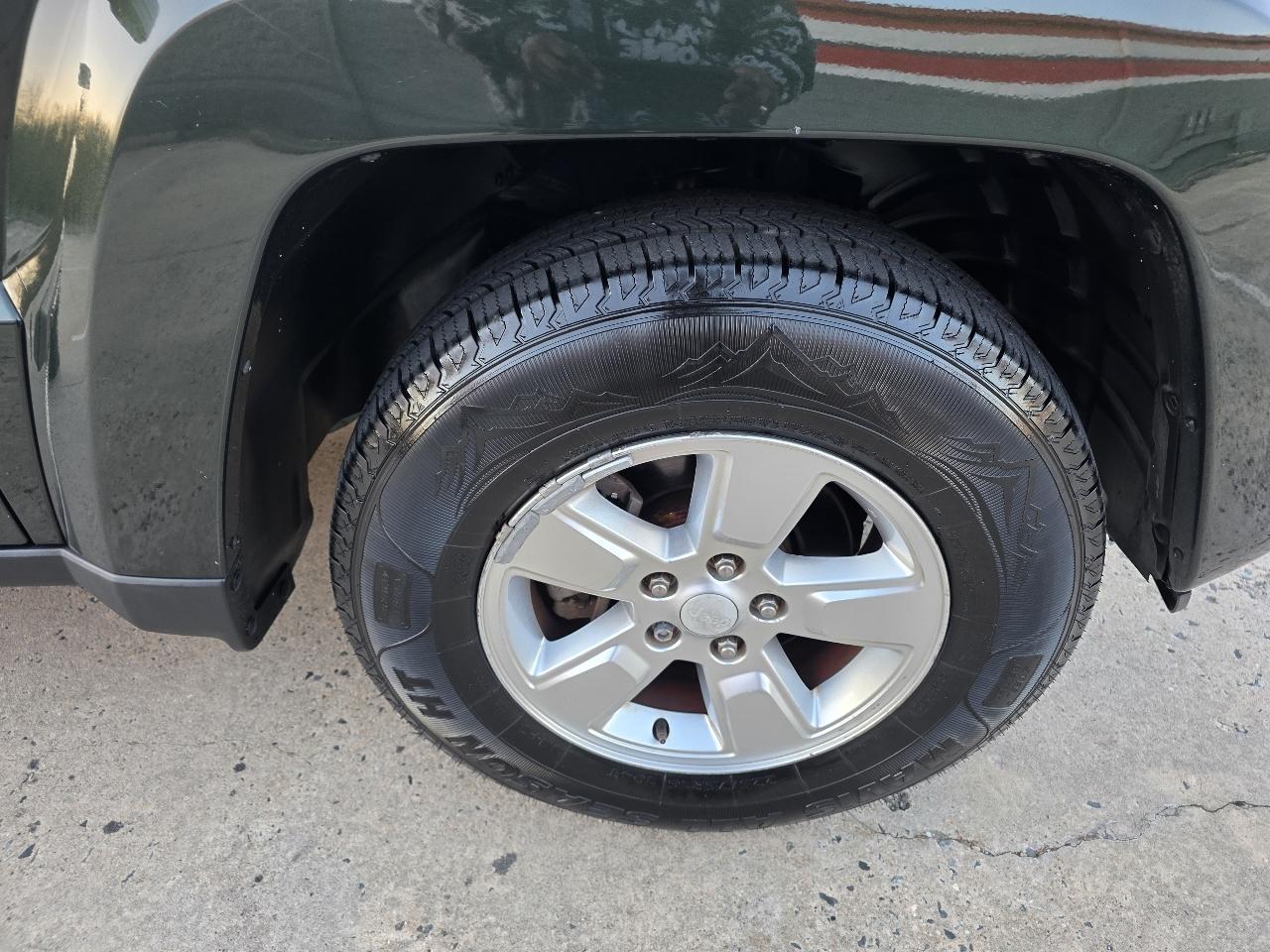 Jeep Liberty Sport 2WD 2011