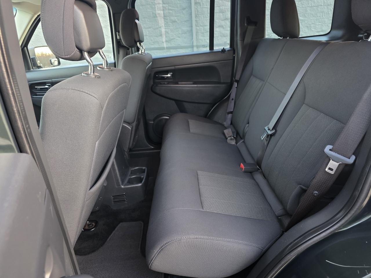 Jeep Liberty Sport 2WD 2011