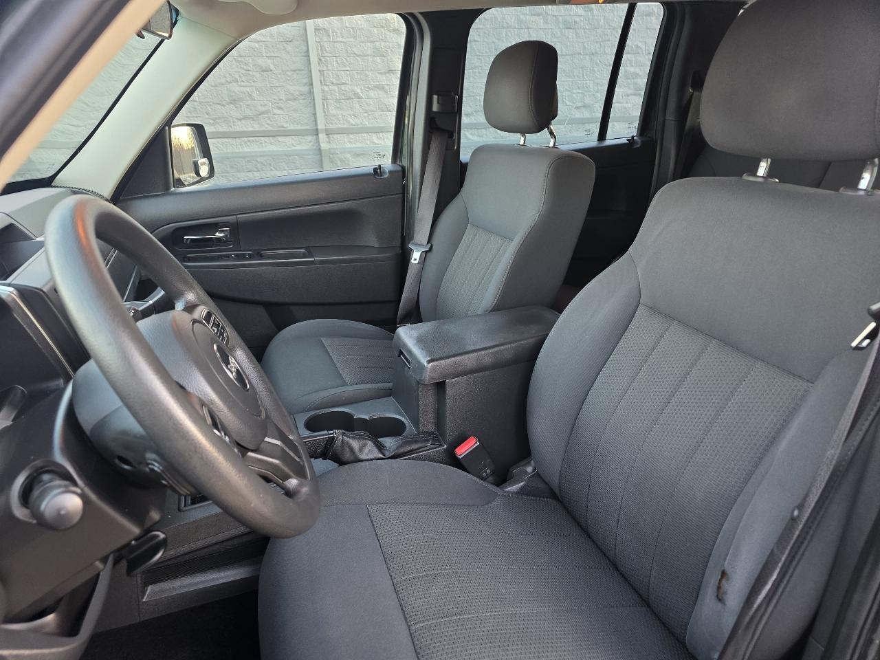 Jeep Liberty Sport 2WD 2011