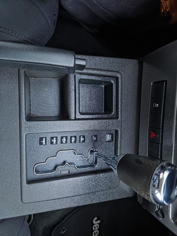 Jeep Liberty Sport 2WD 2011