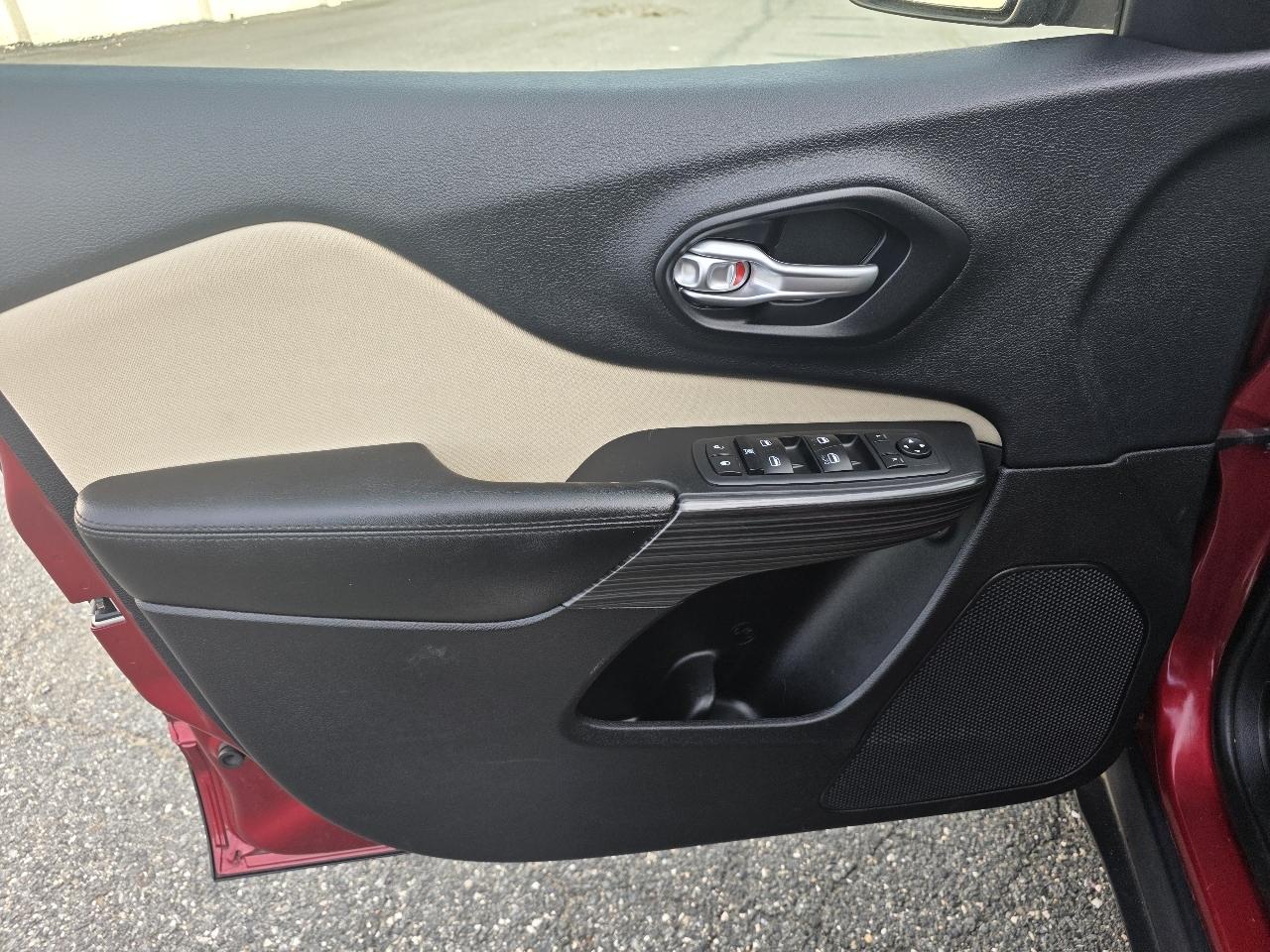 Jeep Cherokee Latitude 4WD 2015