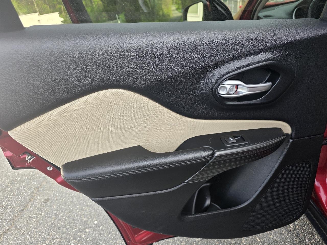 Jeep Cherokee Latitude 4WD 2015