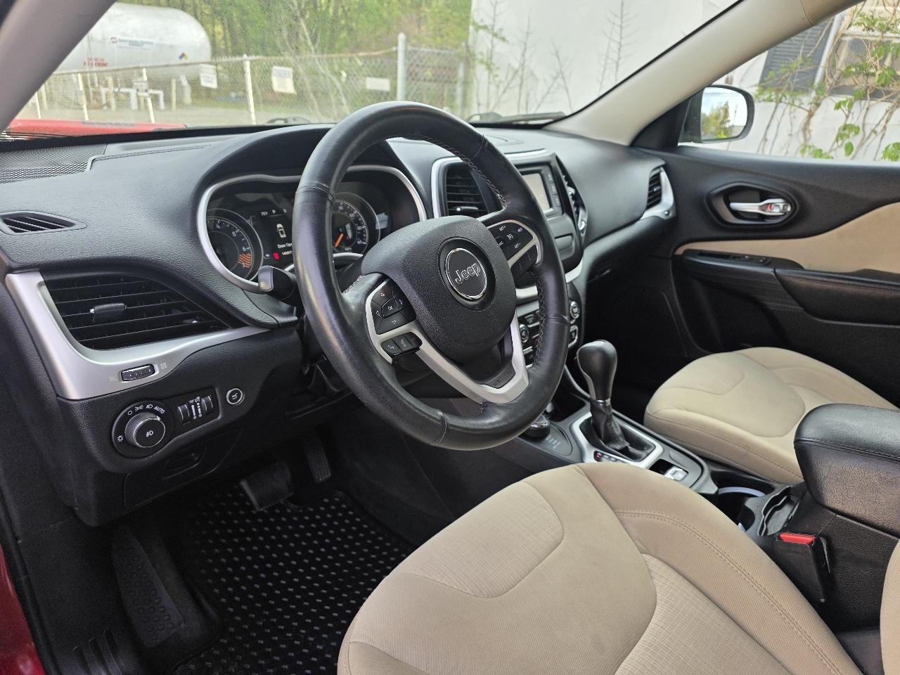 Jeep Cherokee Latitude 4WD 2015