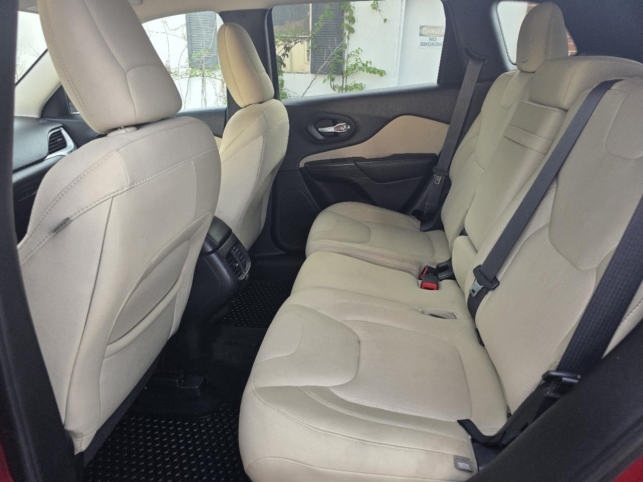 Jeep Cherokee Latitude 4WD 2015