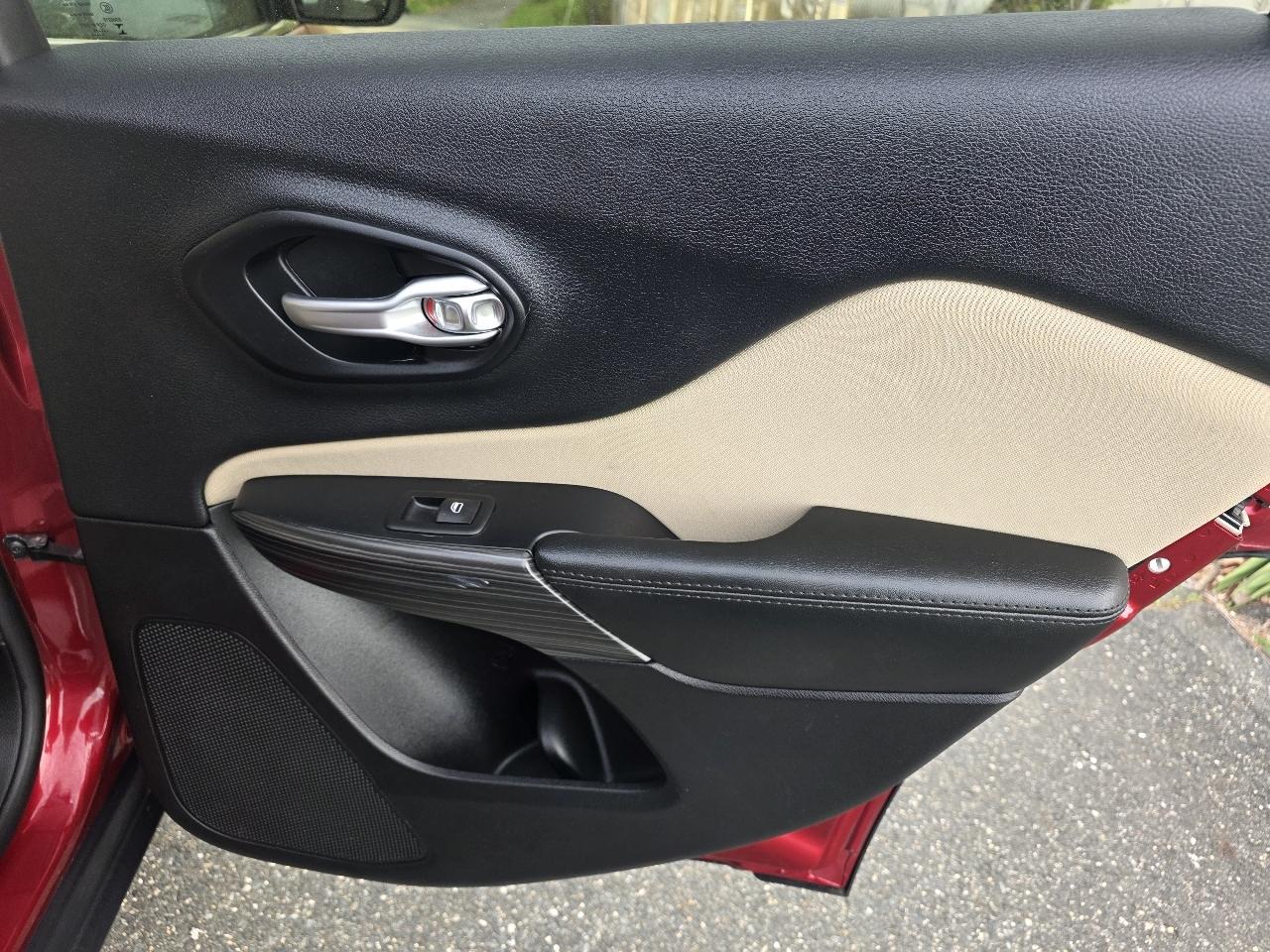 Jeep Cherokee Latitude 4WD 2015