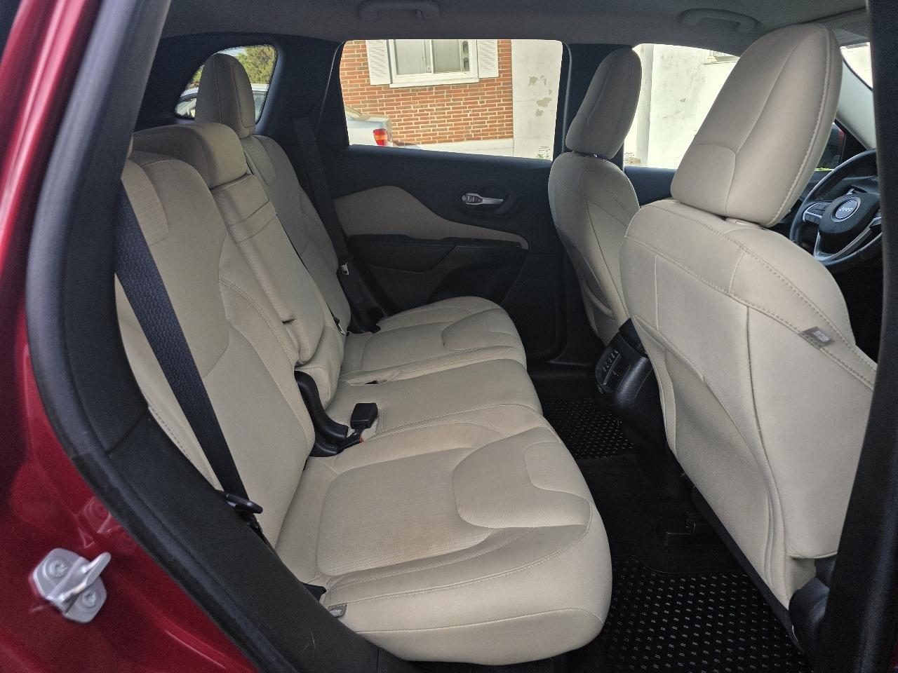 Jeep Cherokee Latitude 4WD 2015