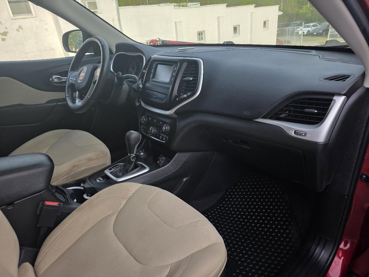 Jeep Cherokee Latitude 4WD 2015